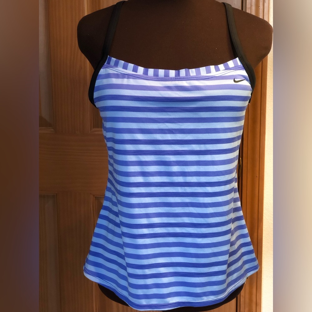 NIKE sL exercise tank Built in bra w/removable padded cups Strappy racerback